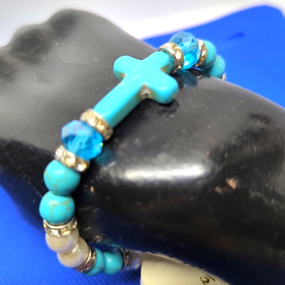 Natural Turquoise Beads 8mm Beaded Stretch Bracelet With Cross Approx 6.5-7" - Picture 2 of 5